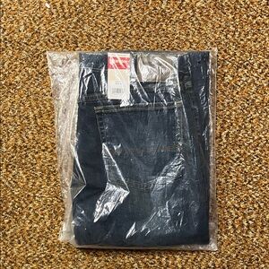 Wrangler Men’s Navy Straight-Leg Jeans